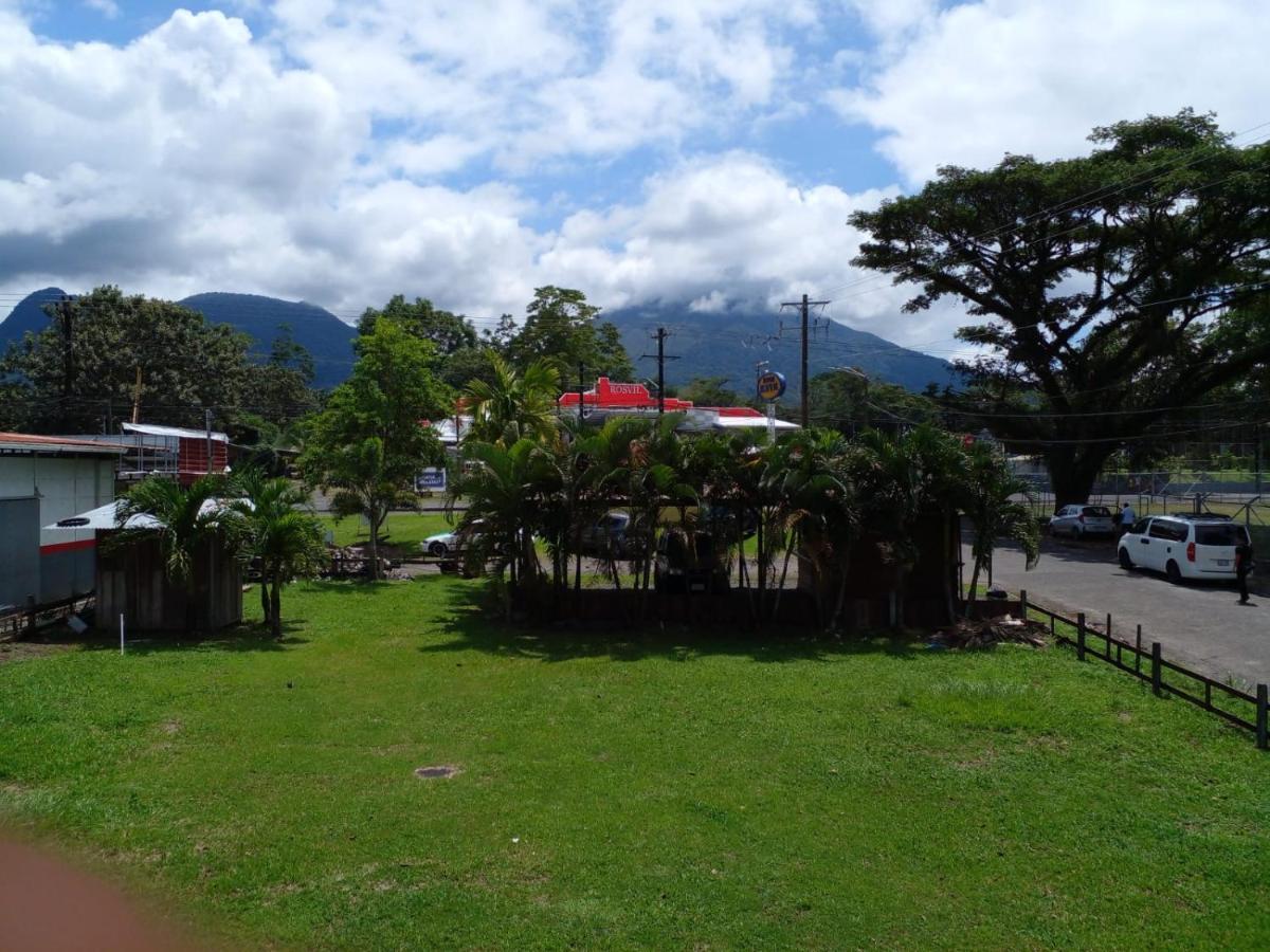 La Pension Backpackers La Fortuna Dış mekan fotoğraf